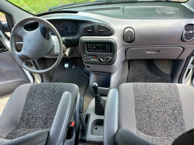 Білий Додж RAM, об'ємом двигуна 0 л та пробігом 230 тис. км за 2700 $, фото 7 на Automoto.ua