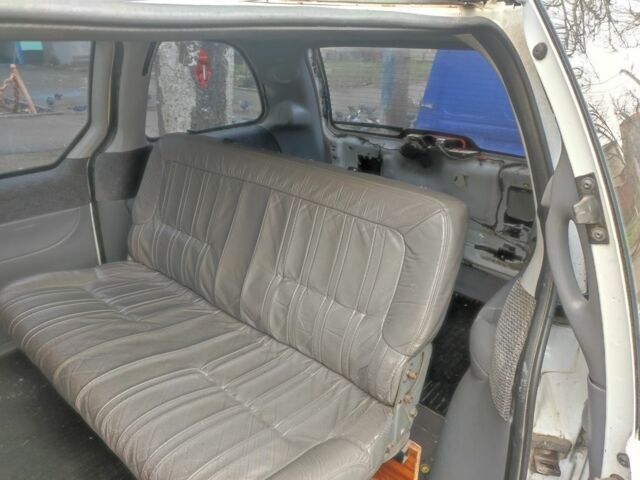 Білий Додж RAM, об'ємом двигуна 2.4 л та пробігом 255 тис. км за 1750 $, фото 7 на Automoto.ua