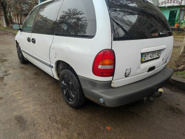 Білий Додж RAM, об'ємом двигуна 2.4 л та пробігом 255 тис. км за 1750 $, фото 2 на Automoto.ua