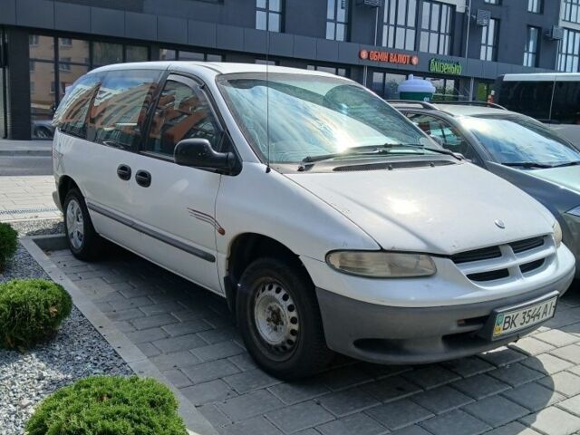 Белый Додж РАМ, объемом двигателя 2.5 л и пробегом 350 тыс. км за 2900 $, фото 1 на Automoto.ua