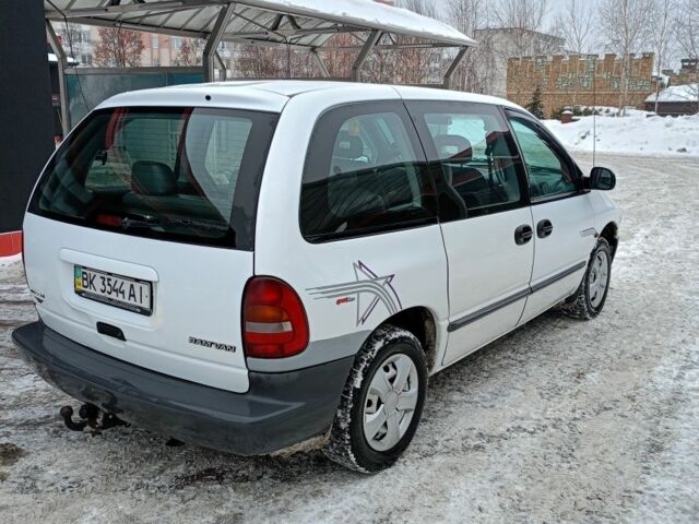 Белый Додж РАМ, объемом двигателя 2.5 л и пробегом 400 тыс. км за 3600 $, фото 3 на Automoto.ua