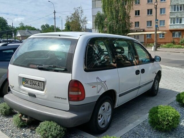 Белый Додж РАМ, объемом двигателя 2.5 л и пробегом 350 тыс. км за 2900 $, фото 2 на Automoto.ua
