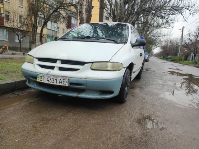 Білий Додж RAM, об'ємом двигуна 2.4 л та пробігом 255 тис. км за 1750 $, фото 4 на Automoto.ua