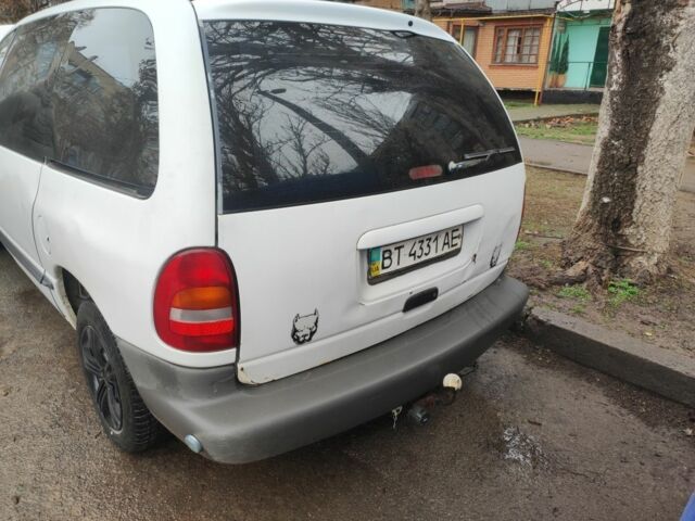 Білий Додж RAM, об'ємом двигуна 2.4 л та пробігом 255 тис. км за 1750 $, фото 5 на Automoto.ua