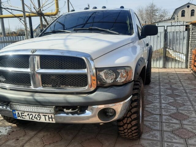 Белый Додж РАМ, объемом двигателя 4.7 л и пробегом 238 тыс. км за 8000 $, фото 1 на Automoto.ua