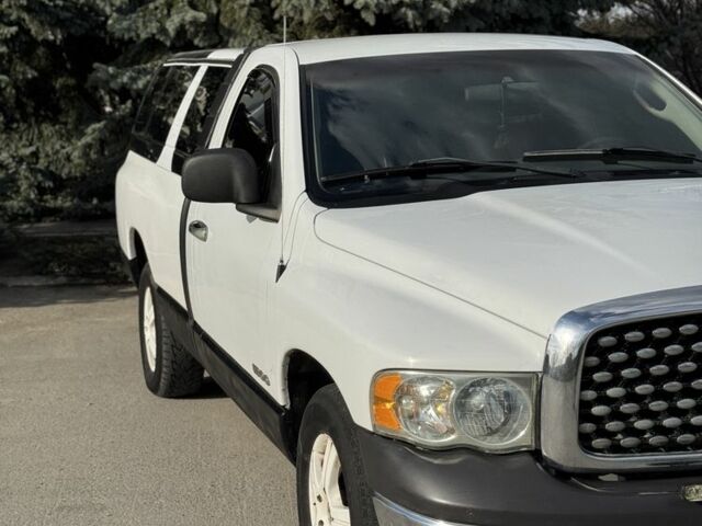 Белый Додж РАМ, объемом двигателя 4.7 л и пробегом 310 тыс. км за 8499 $, фото 3 на Automoto.ua