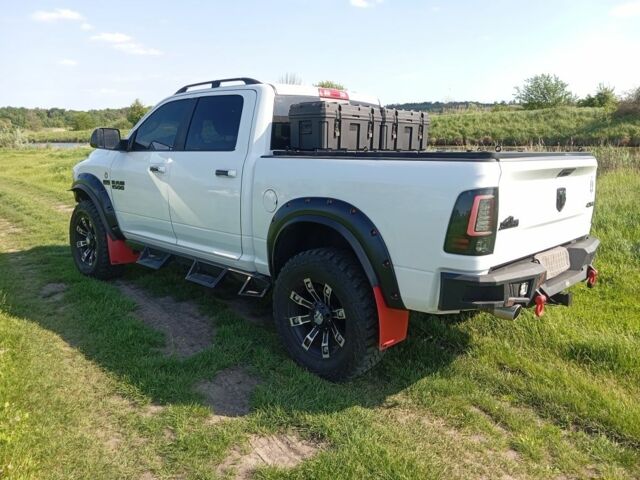Білий Додж RAM, об'ємом двигуна 5 л та пробігом 150 тис. км за 30000 $, фото 16 на Automoto.ua