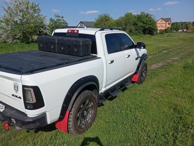 Білий Додж RAM, об'ємом двигуна 5 л та пробігом 150 тис. км за 30000 $, фото 11 на Automoto.ua