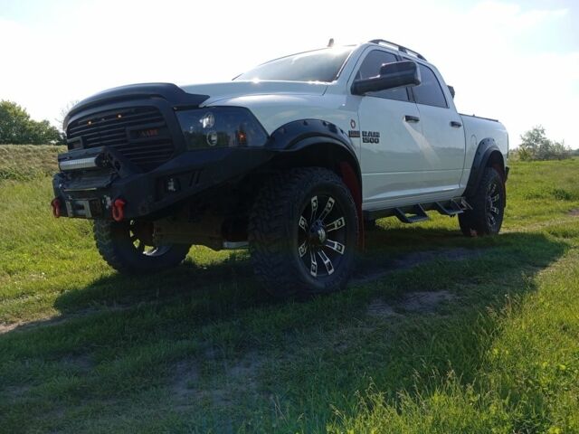 Білий Додж RAM, об'ємом двигуна 5 л та пробігом 150 тис. км за 30000 $, фото 1 на Automoto.ua