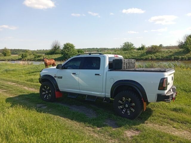 Білий Додж RAM, об'ємом двигуна 5 л та пробігом 150 тис. км за 30000 $, фото 3 на Automoto.ua