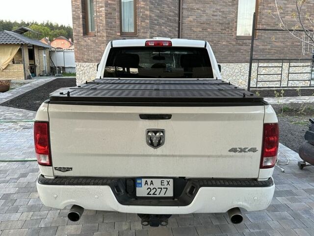 Белый Додж РАМ, объемом двигателя 5.7 л и пробегом 173 тыс. км за 22500 $, фото 2 на Automoto.ua