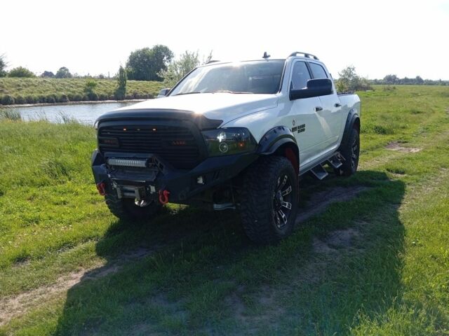 Білий Додж RAM, об'ємом двигуна 5 л та пробігом 150 тис. км за 30000 $, фото 7 на Automoto.ua