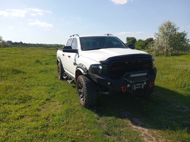 Білий Додж RAM, об'ємом двигуна 5 л та пробігом 150 тис. км за 30000 $, фото 6 на Automoto.ua