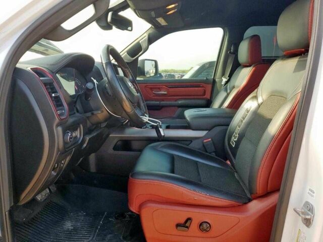 Белый Додж РАМ, объемом двигателя 5.7 л и пробегом 34 тыс. км за 15200 $, фото 6 на Automoto.ua