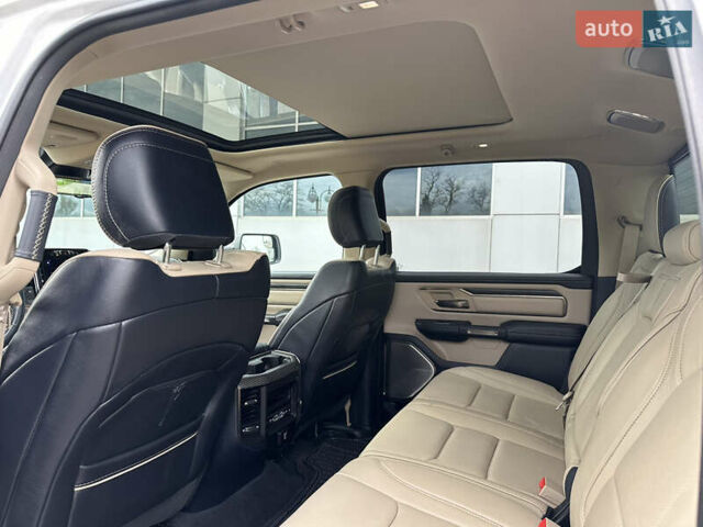 Белый Додж РАМ, объемом двигателя 5.7 л и пробегом 68 тыс. км за 58000 $, фото 61 на Automoto.ua