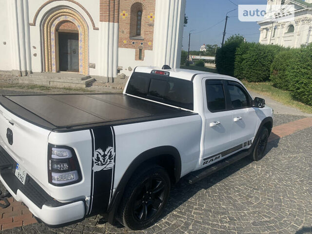 Белый Додж РАМ, объемом двигателя 5.7 л и пробегом 22 тыс. км за 42490 $, фото 3 на Automoto.ua