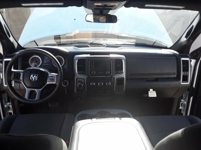 Белый Додж РАМ, объемом двигателя 5.7 л и пробегом 7 тыс. км за 46887 $, фото 4 на Automoto.ua