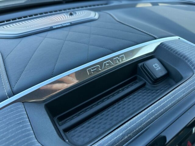Білий Додж RAM, об'ємом двигуна 5.7 л та пробігом 39 тис. км за 75000 $, фото 23 на Automoto.ua