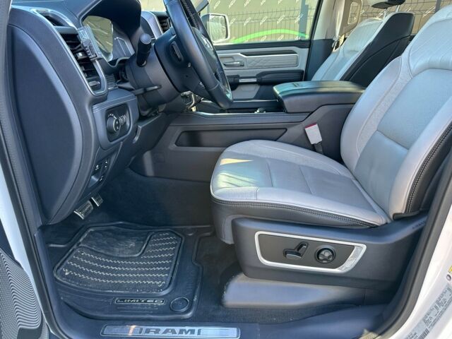 Білий Додж RAM, об'ємом двигуна 5.7 л та пробігом 39 тис. км за 75000 $, фото 16 на Automoto.ua