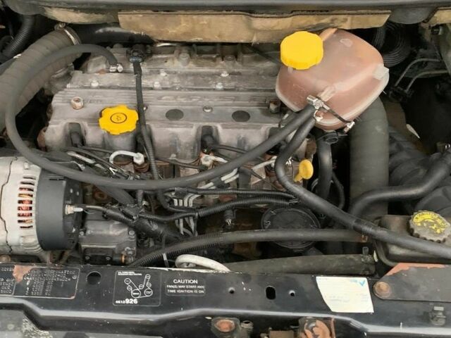 Черный Додж РАМ, объемом двигателя 2.5 л и пробегом 360 тыс. км за 2800 $, фото 6 на Automoto.ua