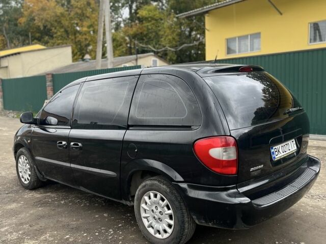 Черный Додж РАМ, объемом двигателя 2.5 л и пробегом 350 тыс. км за 2750 $, фото 3 на Automoto.ua