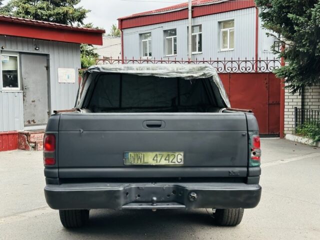 Чорний Додж RAM, об'ємом двигуна 3.9 л та пробігом 300 тис. км за 2200 $, фото 5 на Automoto.ua