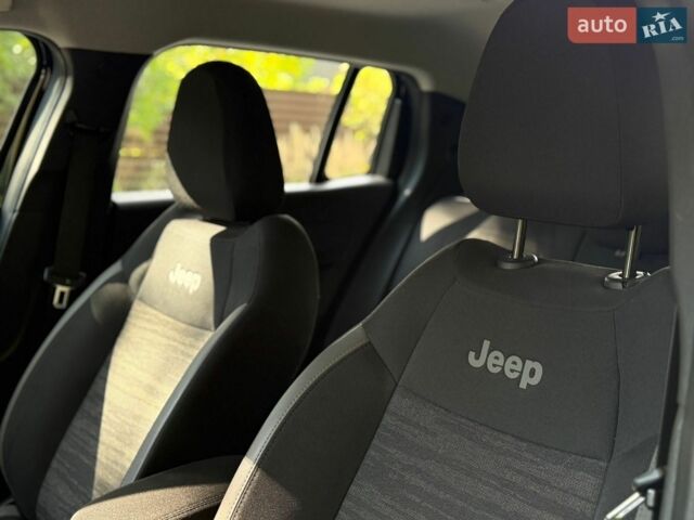 Черный Додж РАМ, объемом двигателя 5 л и пробегом 1 тыс. км за 25210 $, фото 4 на Automoto.ua