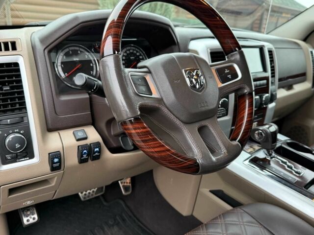 Чорний Додж RAM, об'ємом двигуна 5.7 л та пробігом 166 тис. км за 16700 $, фото 18 на Automoto.ua