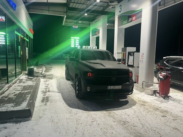 Черный Додж РАМ, объемом двигателя 5.7 л и пробегом 260 тыс. км за 20000 $, фото 2 на Automoto.ua