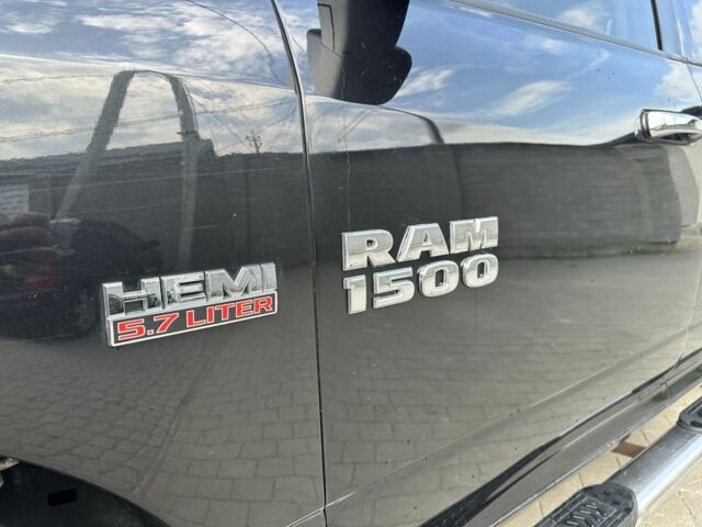 Чорний Додж RAM, об'ємом двигуна 5.7 л та пробігом 139 тис. км за 19941 $, фото 13 на Automoto.ua