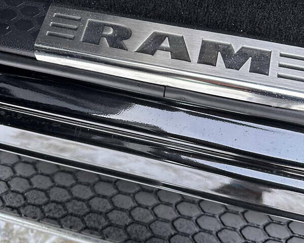Чорний Додж RAM, об'ємом двигуна 3 л та пробігом 15 тис. км за 80000 $, фото 124 на Automoto.ua