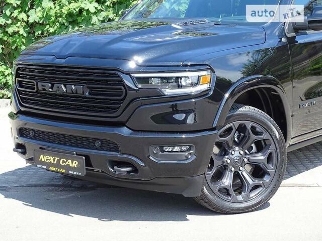 Чорний Додж RAM, об'ємом двигуна 5.7 л та пробігом 2 тис. км за 105500 $, фото 2 на Automoto.ua