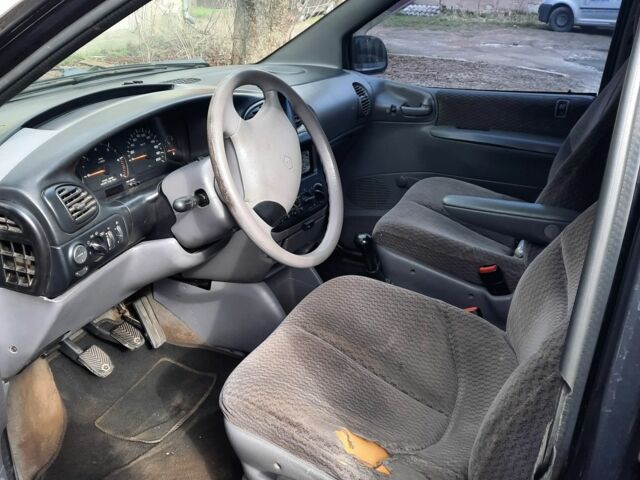 Черный Додж РАМ, объемом двигателя 2.45 л и пробегом 300 тыс. км за 2200 $, фото 1 на Automoto.ua