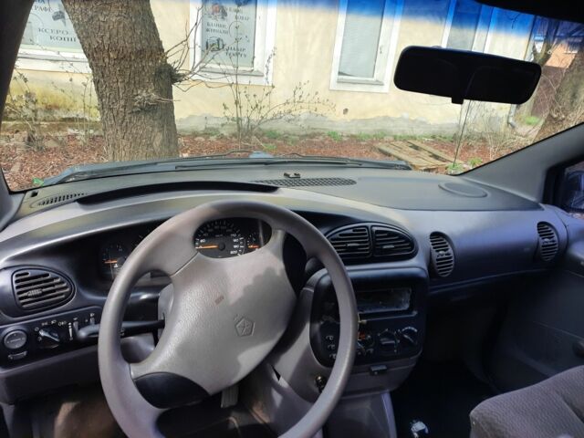 Черный Додж РАМ, объемом двигателя 2.45 л и пробегом 300 тыс. км за 2200 $, фото 6 на Automoto.ua