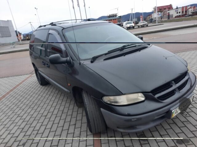 Черный Додж РАМ, объемом двигателя 2.45 л и пробегом 300 тыс. км за 2200 $, фото 8 на Automoto.ua