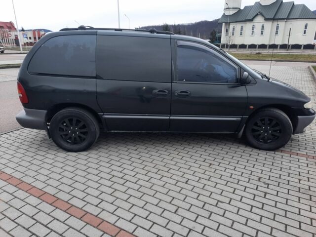 Черный Додж РАМ, объемом двигателя 2.45 л и пробегом 300 тыс. км за 2200 $, фото 7 на Automoto.ua