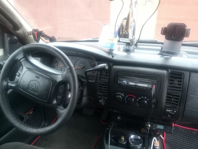 Червоний Додж RAM, об'ємом двигуна 4.7 л та пробігом 300 тис. км за 7300 $, фото 3 на Automoto.ua