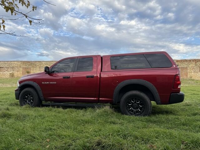 Красный Додж РАМ, объемом двигателя 4.7 л и пробегом 205 тыс. км за 9800 $, фото 5 на Automoto.ua