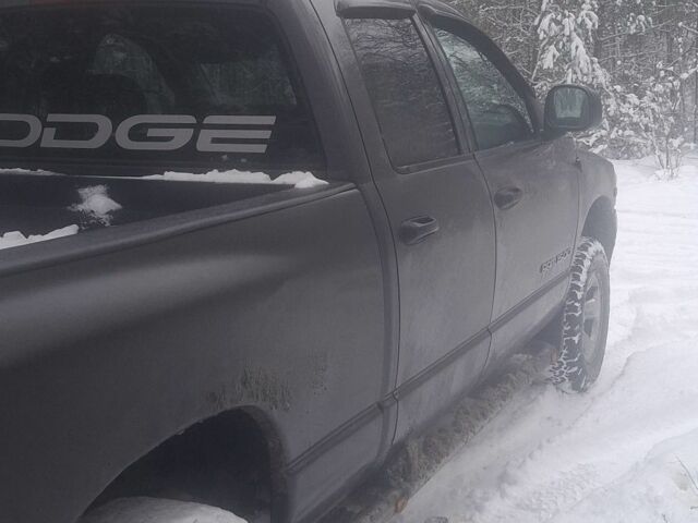 Серый Додж РАМ, объемом двигателя 4.7 л и пробегом 220 тыс. км за 9000 $, фото 3 на Automoto.ua