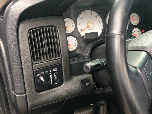 Сірий Додж RAM, об'ємом двигуна 3.7 л та пробігом 150 тис. км за 9200 $, фото 11 на Automoto.ua