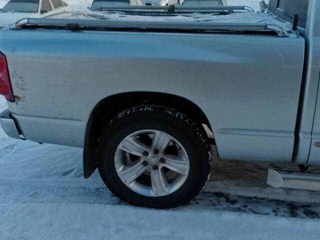 Серый Додж РАМ, объемом двигателя 5.7 л и пробегом 200 тыс. км за 10500 $, фото 6 на Automoto.ua