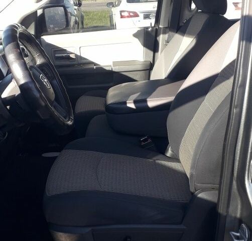 Додж RAM 2012 у Львові на Automoto.ua Сірий Додж RAM, об'ємом двигуна 5.7 л та пробігом 180 тис. км за 22500 $, фото 6 на Automoto.ua