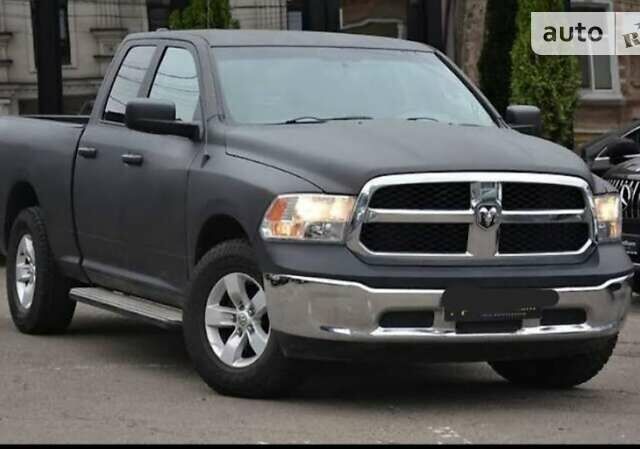 Серый Додж РАМ, объемом двигателя 5.65 л и пробегом 150 тыс. км за 24000 $, фото 6 на Automoto.ua