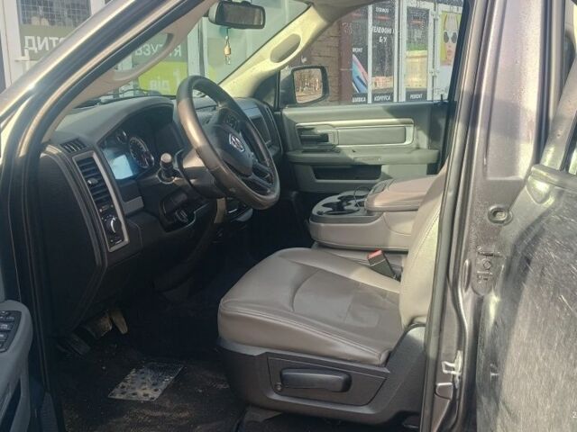 Сірий Додж RAM, об'ємом двигуна 3 л та пробігом 280 тис. км за 25500 $, фото 5 на Automoto.ua