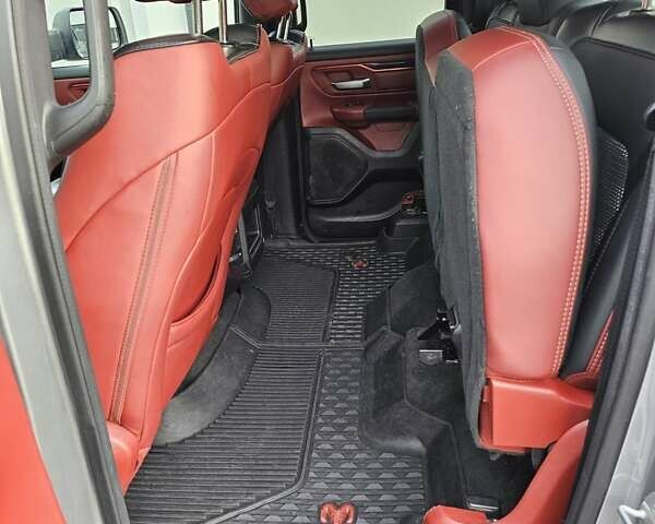 Серый Додж РАМ, объемом двигателя 5.7 л и пробегом 104 тыс. км за 32000 $, фото 1 на Automoto.ua