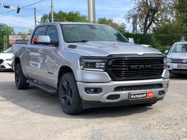 Серый Додж РАМ, объемом двигателя 5.7 л и пробегом 65 тыс. км за 41990 $, фото 2 на Automoto.ua