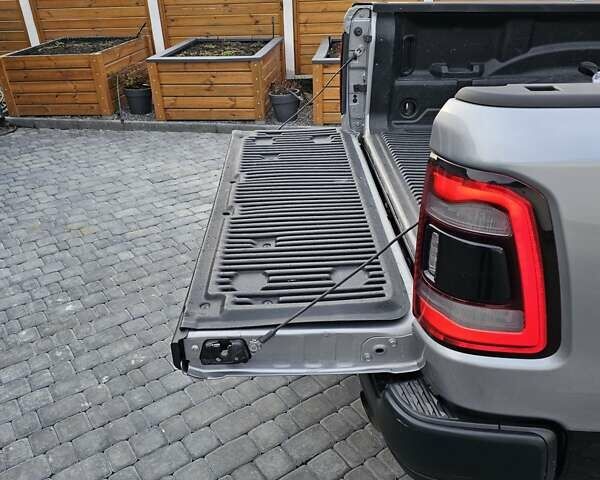 Серый Додж РАМ, объемом двигателя 5.7 л и пробегом 104 тыс. км за 32000 $, фото 10 на Automoto.ua