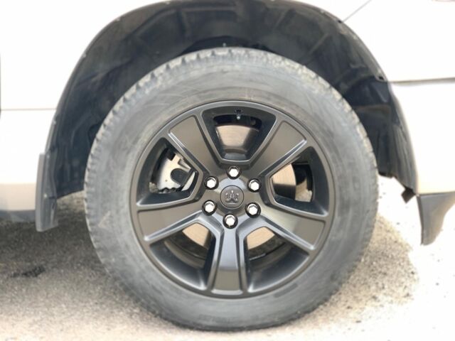 Серый Додж РАМ, объемом двигателя 5.7 л и пробегом 65 тыс. км за 41990 $, фото 21 на Automoto.ua