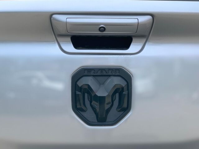 Серый Додж РАМ, объемом двигателя 5.7 л и пробегом 65 тыс. км за 41990 $, фото 12 на Automoto.ua