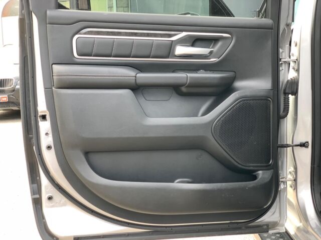 Серый Додж РАМ, объемом двигателя 5.7 л и пробегом 65 тыс. км за 41990 $, фото 23 на Automoto.ua